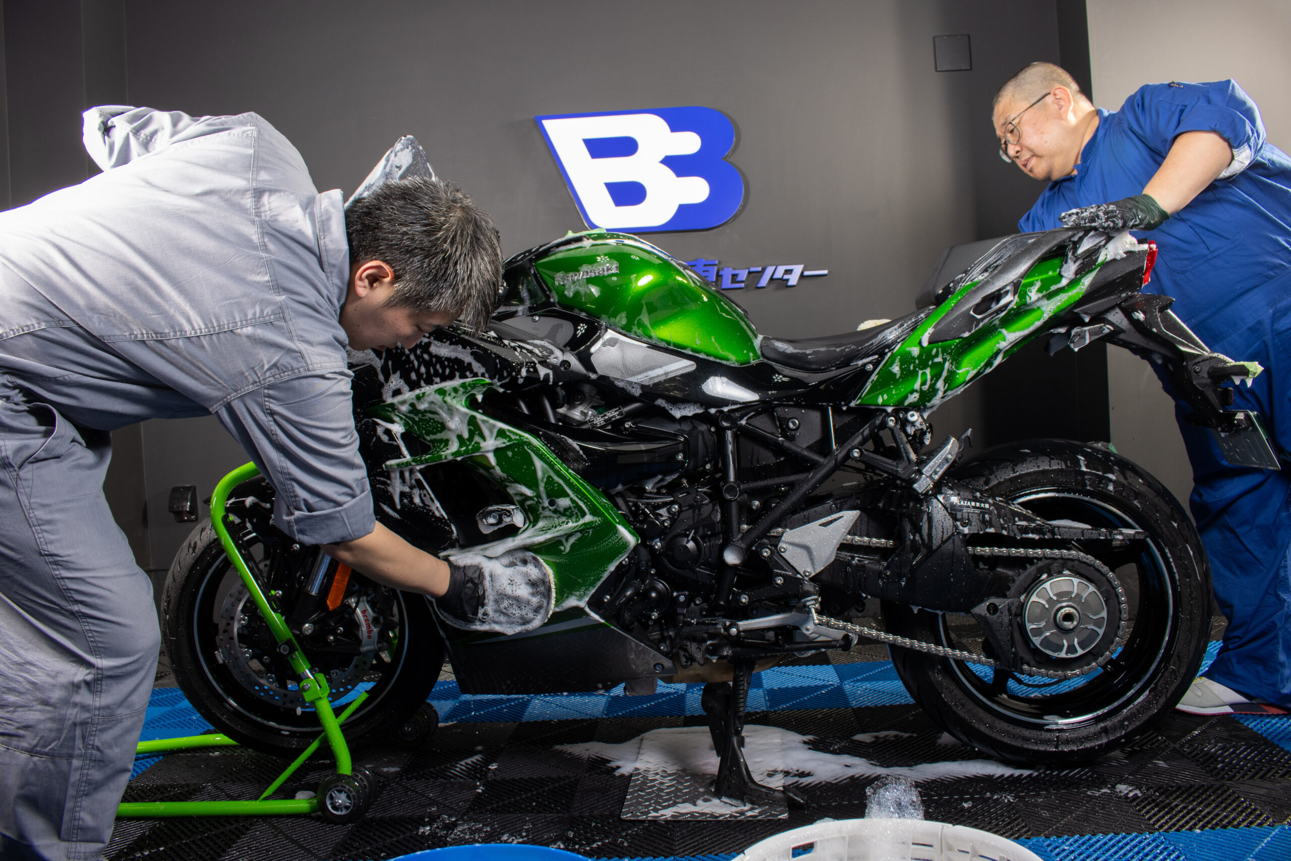 洗車ガラスコーティングはバイクのプロにお任せ！BB商会バイク洗車 